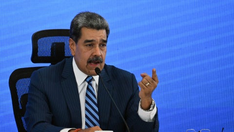 Nicolás Maduro presume regalo de cumpleaños - Foto: AFP