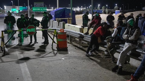 Migrantes en la frontera entre Chile y Perú - Foto: EFE