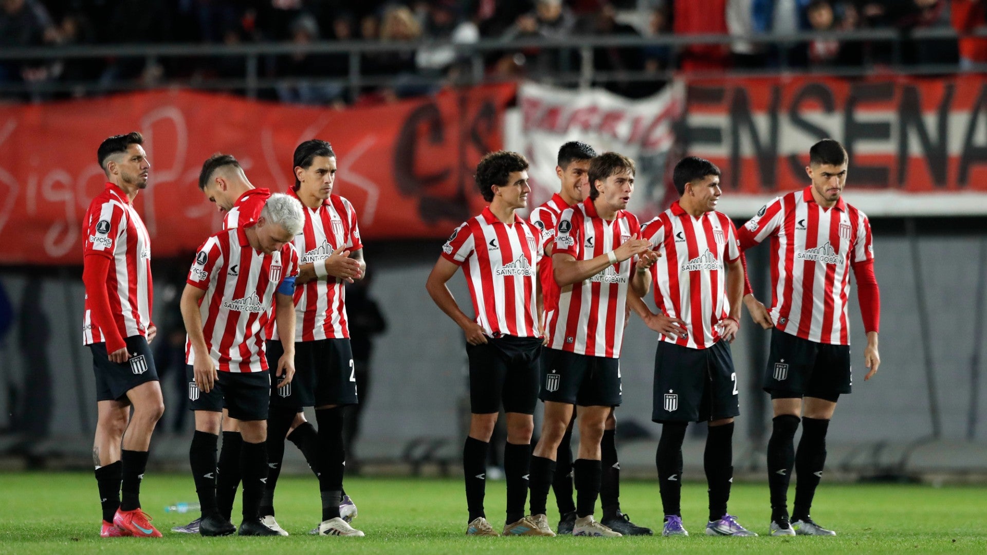 Jugadores de Estudiantes de La Plata | Foto: EFE