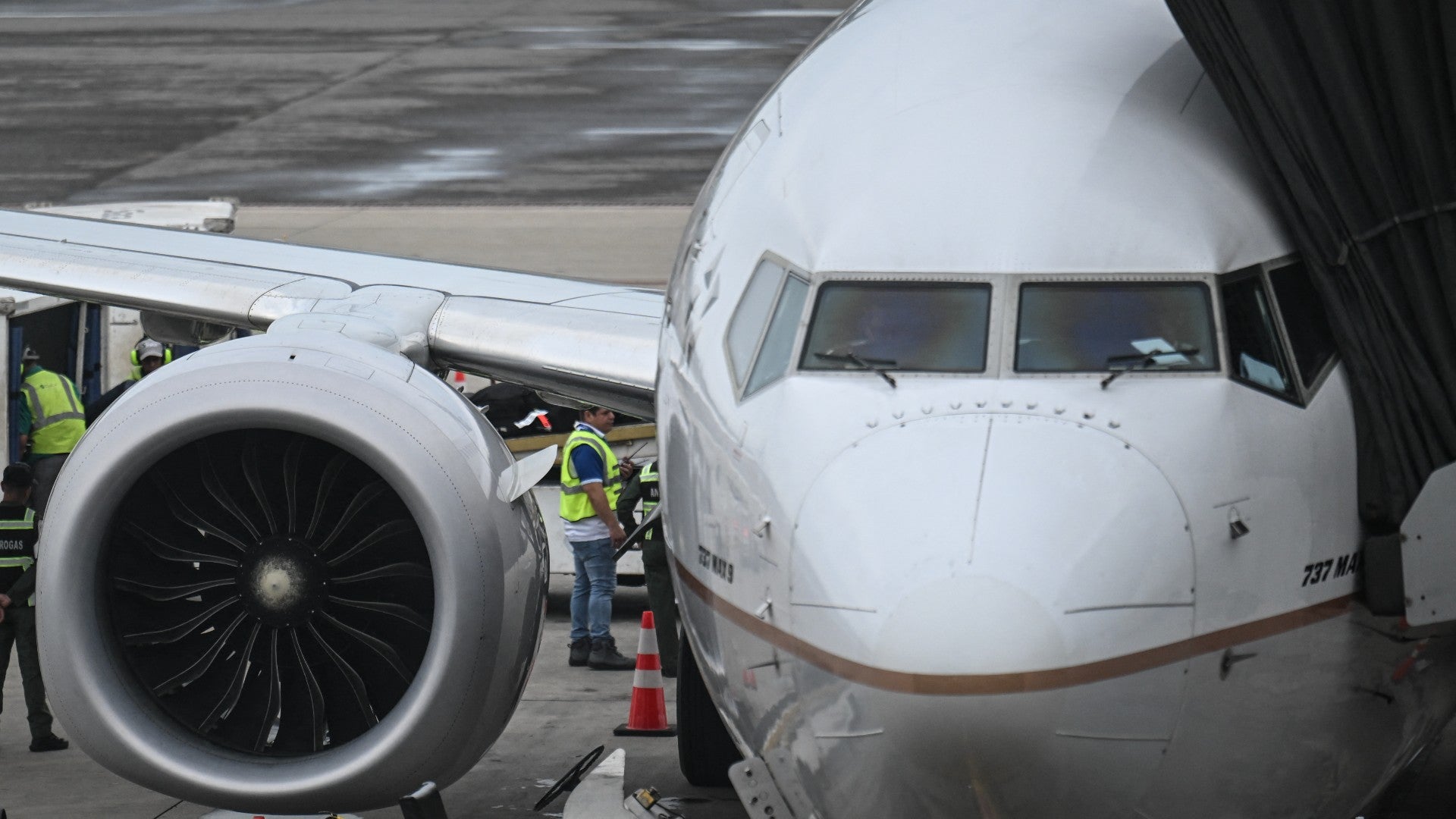 Avión en el Aeropuerto Simón Bolívar de Maiquetía | Foto: AFP