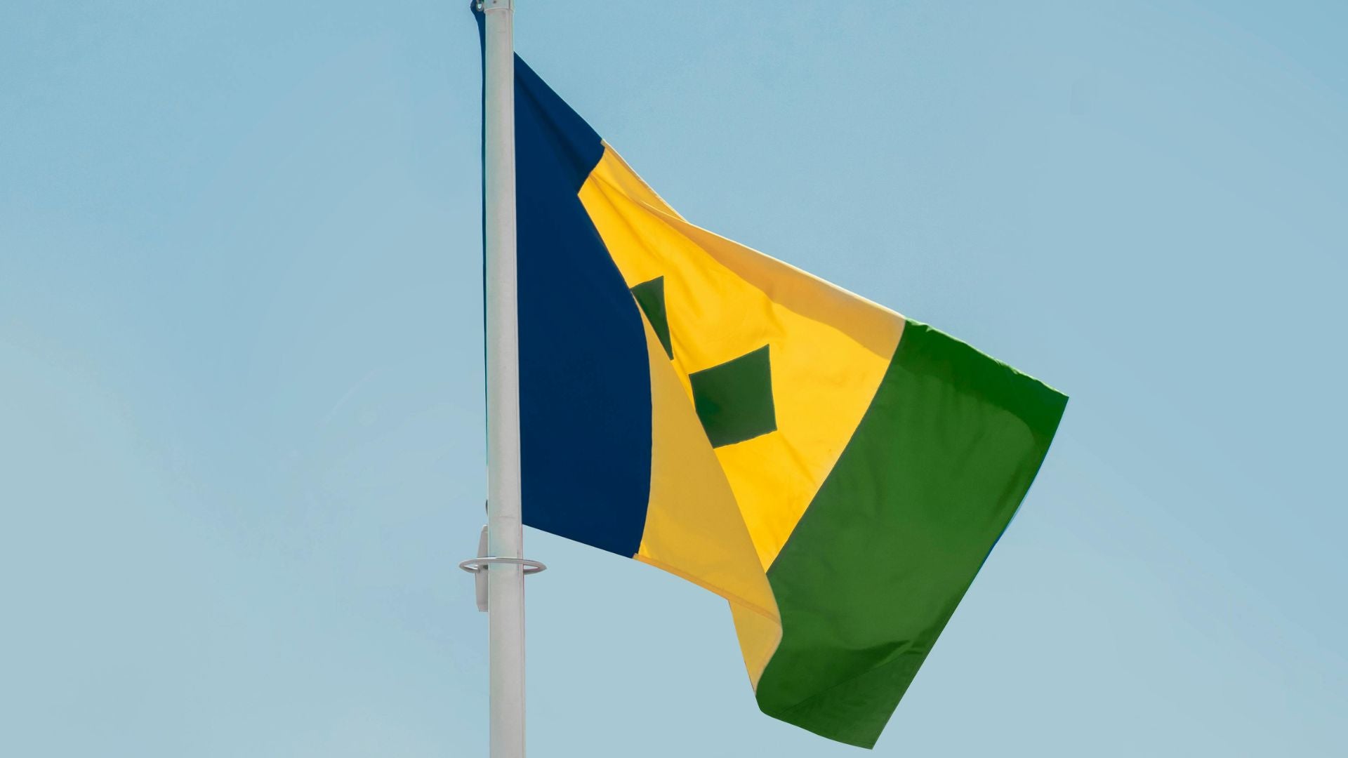 Bandera de San Vicente y las Granadinas (Canva)