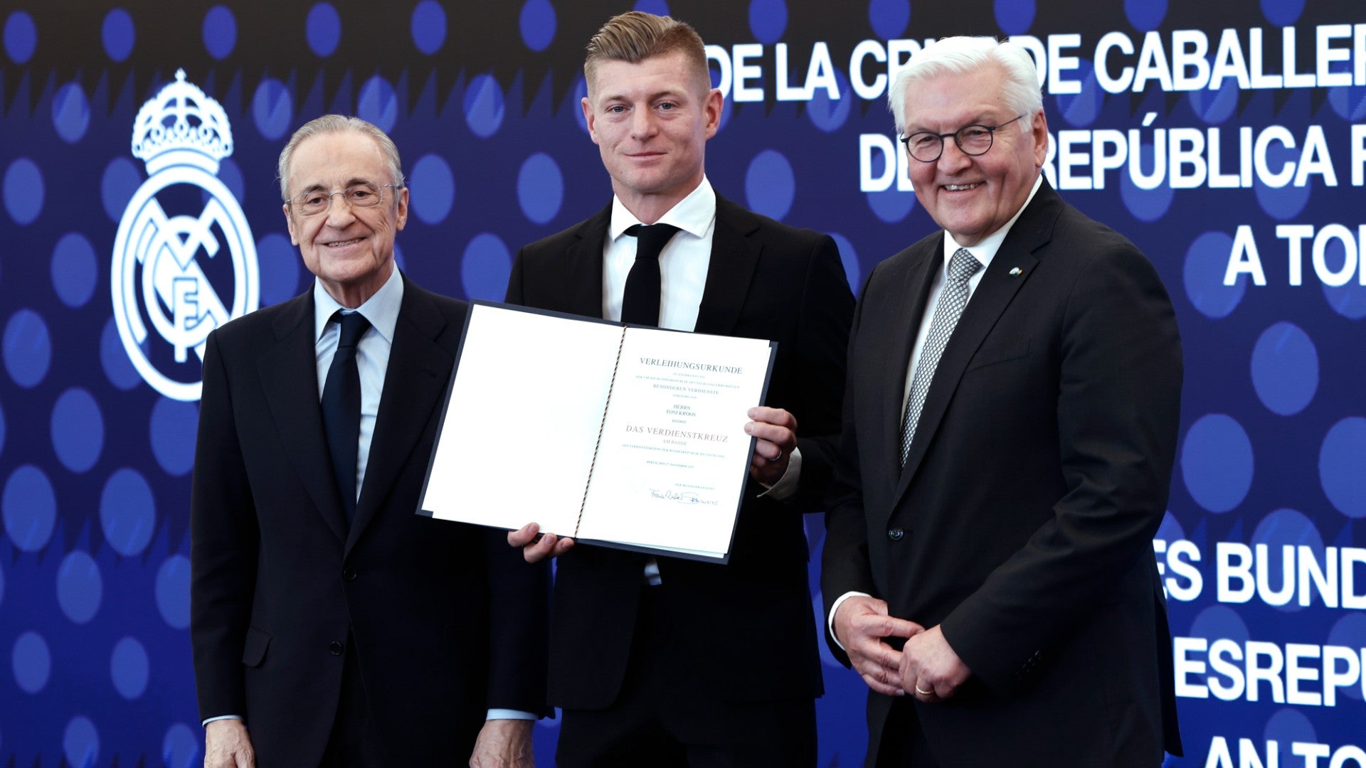 Toni Kroos junto al presidente del Real Madrid Florentino Pérez y Frank-Walter Steinmeier, presidente de Alemania | Foto: EFE