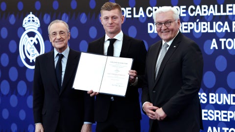 Toni Kroos junto al presidente del Real Madrid Florentino Pérez y Frank-Walter Steinmeier, presidente de Alemania | Foto: EFE