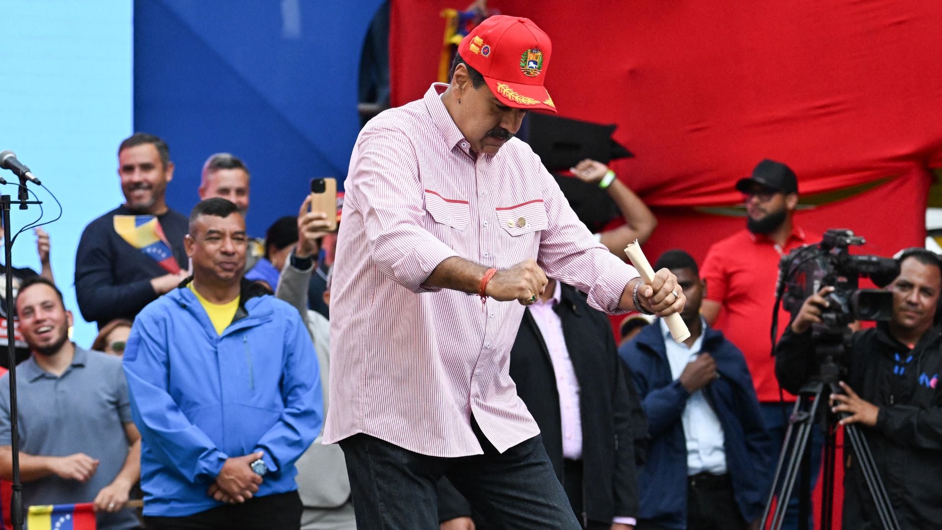 Nicolás Maduro bailando durante pronunciamiento en Caracas - Foto AFP