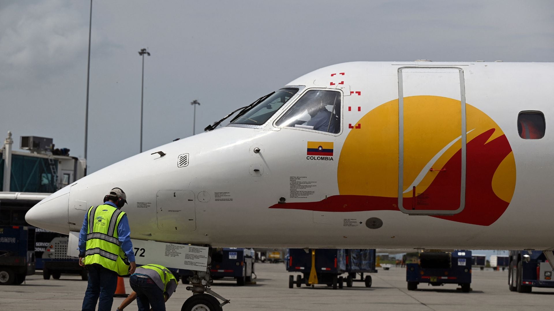 Satena y Boliviana de Aviación confirman la suspensión de sus vuelos a Venezuela - Foto AFP