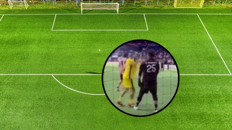 Cancha de fútbol - Exfutbolistas mexicanos en plena pelea - Fotos: Pexels / X