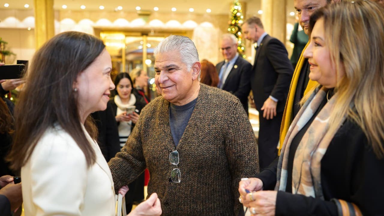 Panama President Gifts Machado Dress for Nobel Ceremony