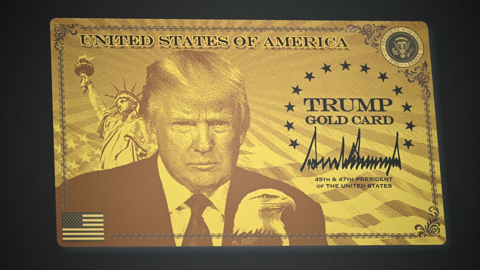 Trump Gold Card - Foto AFP