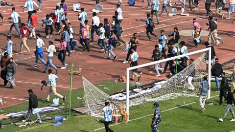 Caos y descontrol tras llegada de Lionel Messi a estadio de Calcuta - Foto AFP