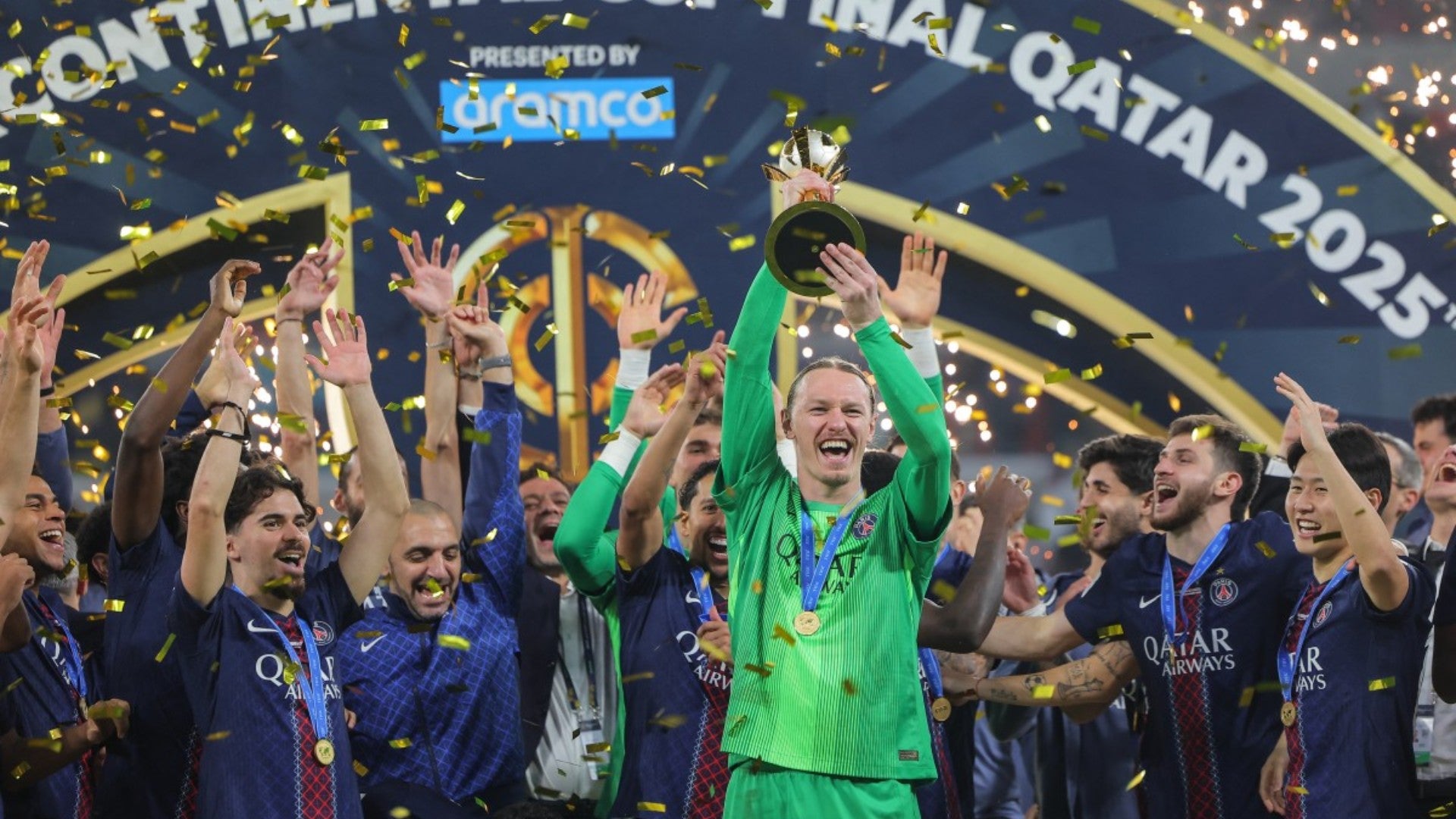 PSG celebra título de la Copa Intercontinental. (AFP)