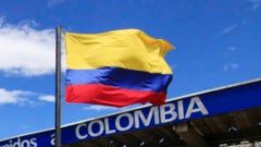 Bandera de Colombia instalada en el Puente Internacional Simón Bolívar, una de las fronteras entre Colombia y Venezuela - Foto: EFE