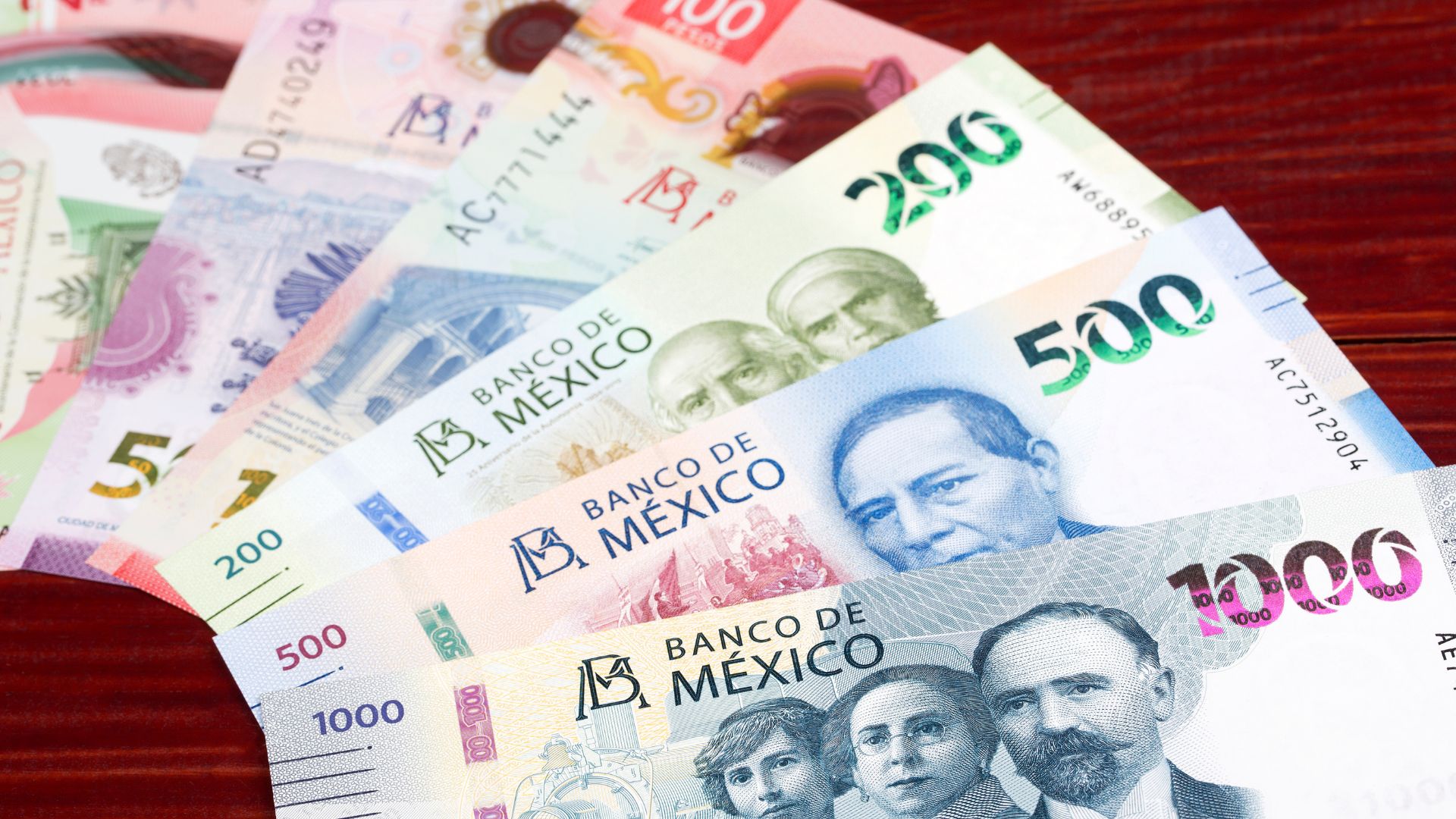 Pesos mexicanos - Foto Canva de referencia