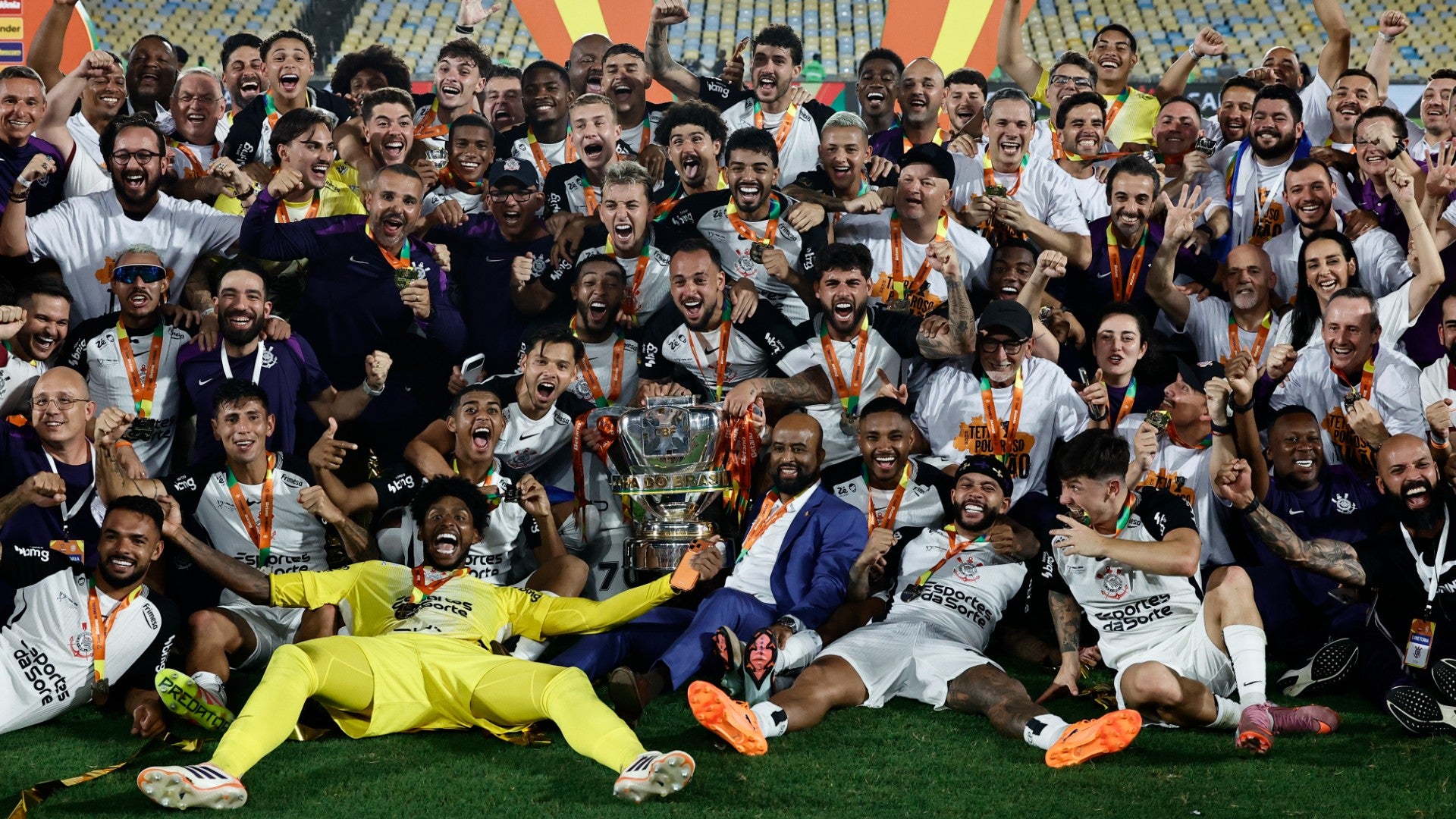 Jugadores del Corinthians celebrando por ganar la Copa Brasil - Foto: EFE