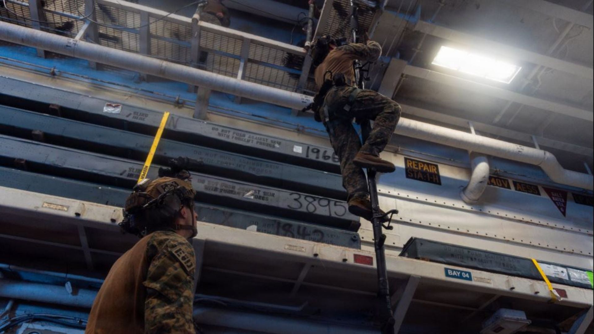 Marines de EE. UU. en el Caribe - Foto X @22nd_MEU