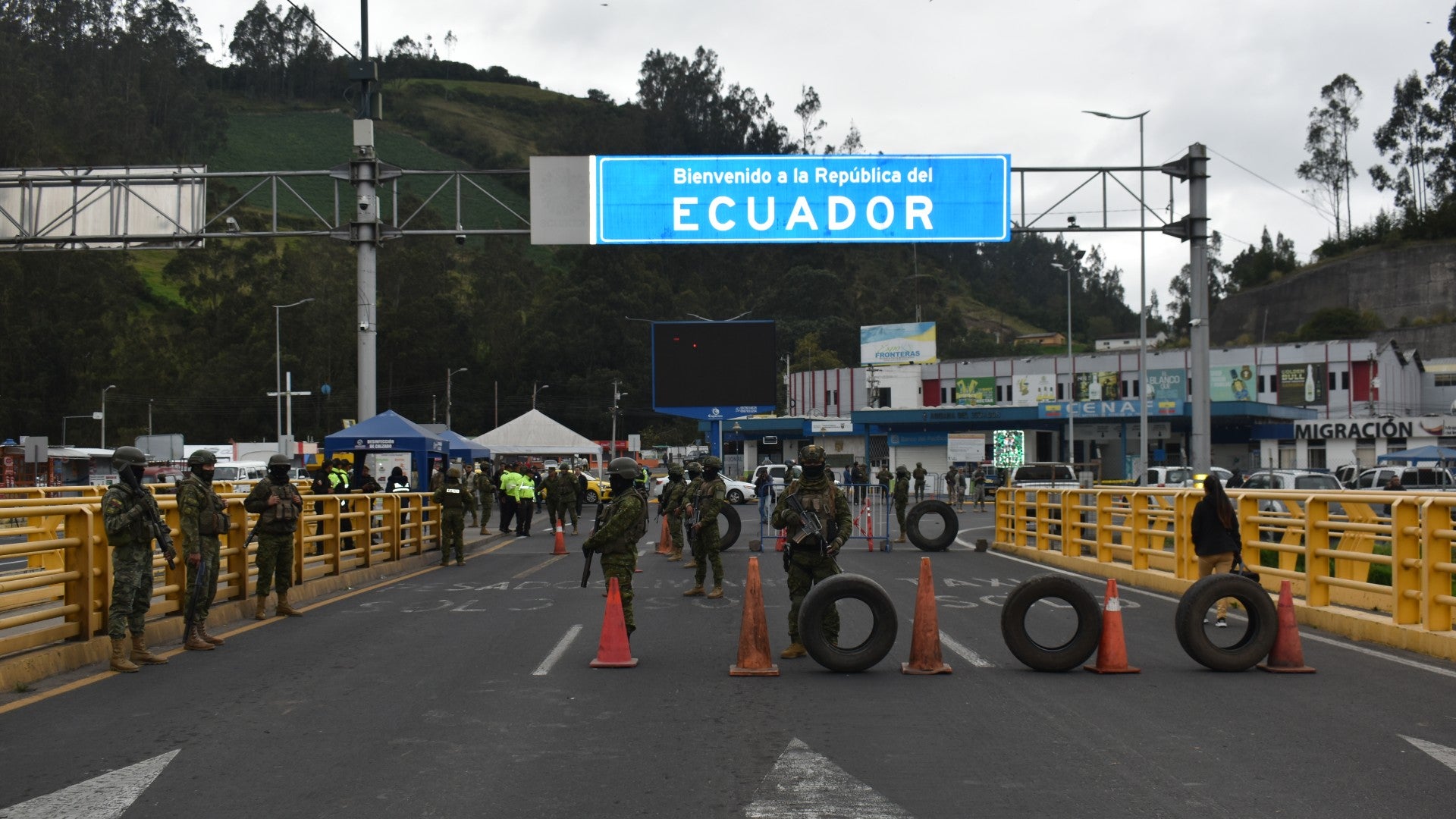 Punto de control militar en la frontera de Ecuador - Foto: EFE