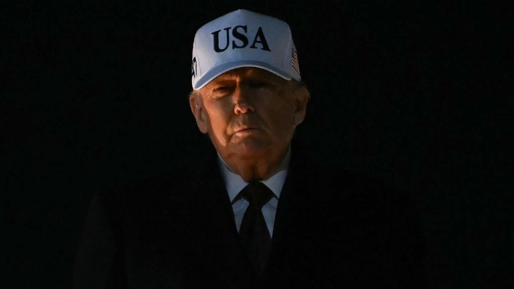 La Casa Blanca asegura que Trump mantiene como una opción realizar ...