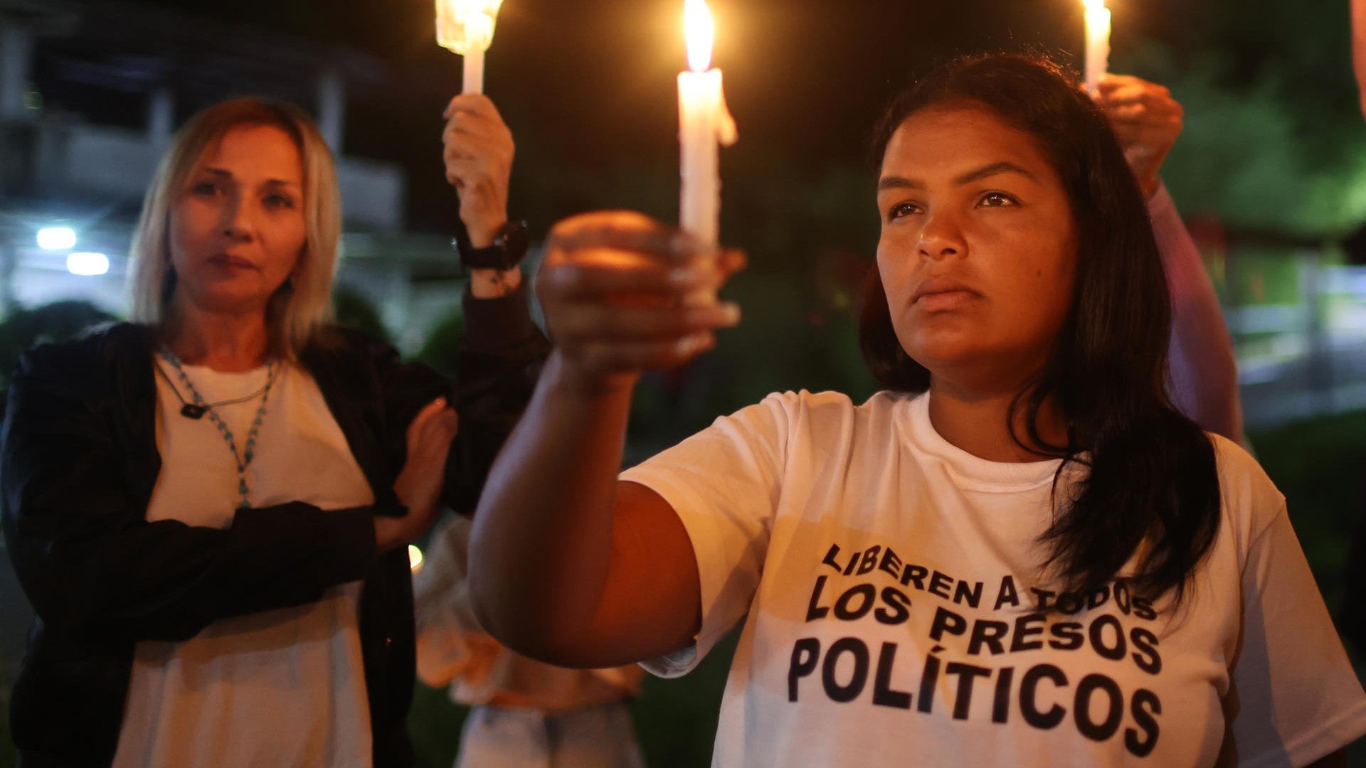 Familiares de presos políticos piden su liberación en vigilias organziadas en las cárceles de Venezuela - Foto: EFE