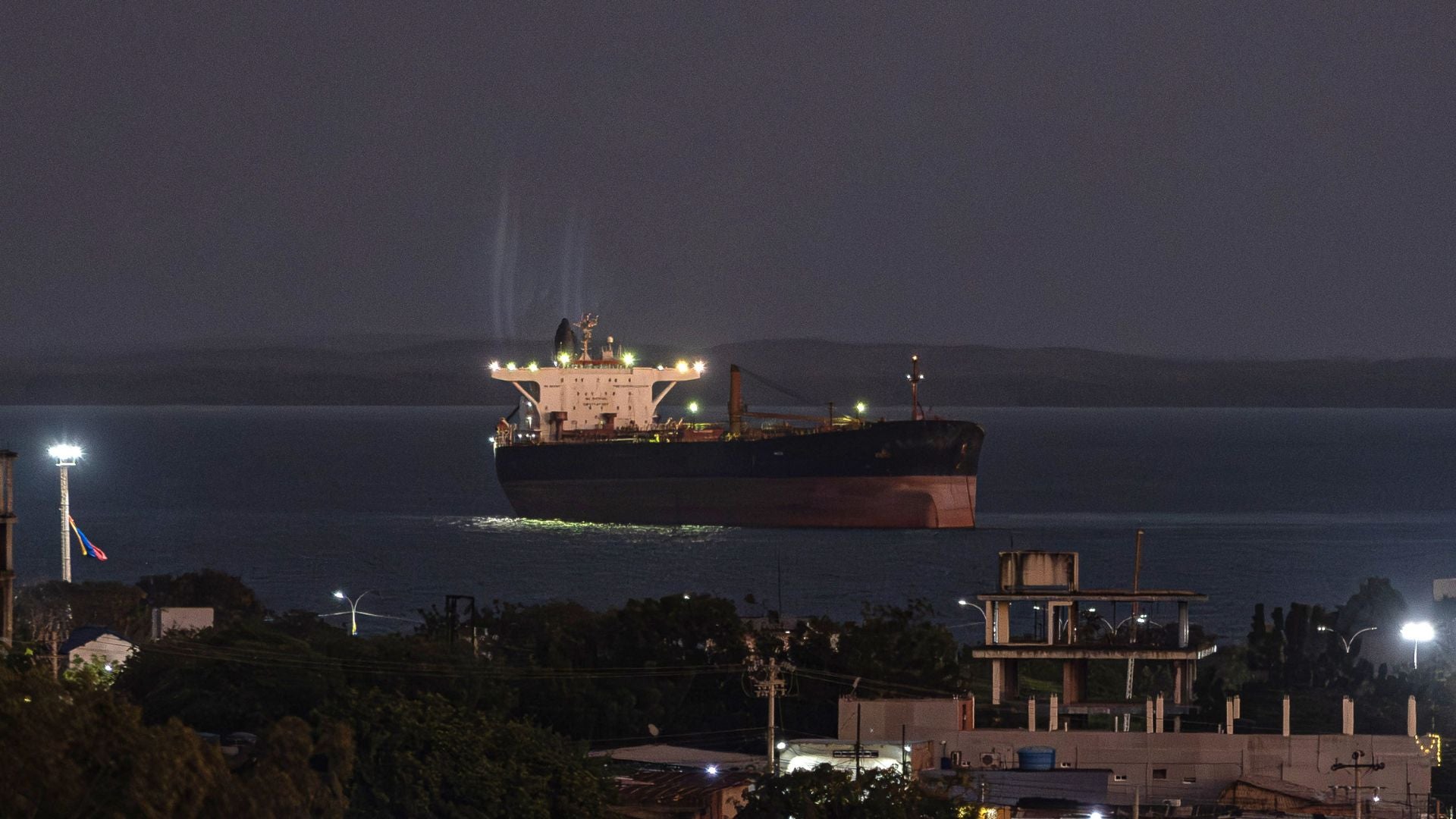 Buque petrolero en Venezuela - Foto EFE