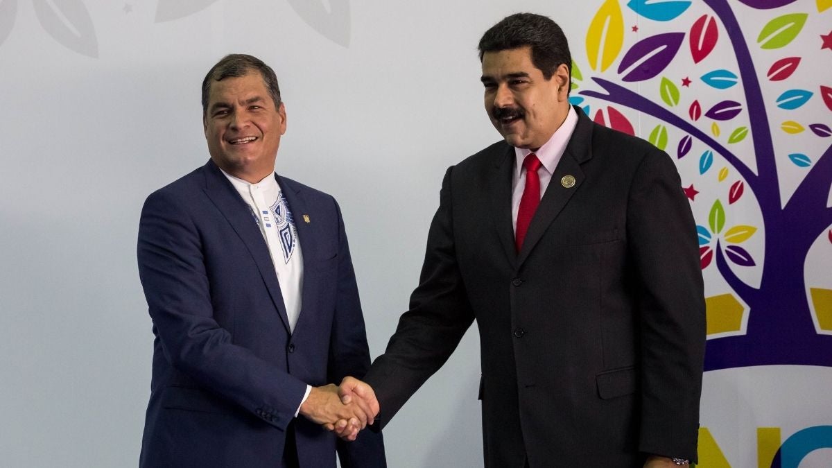 Rafael Correa y Nicolás Maduro (AFP)