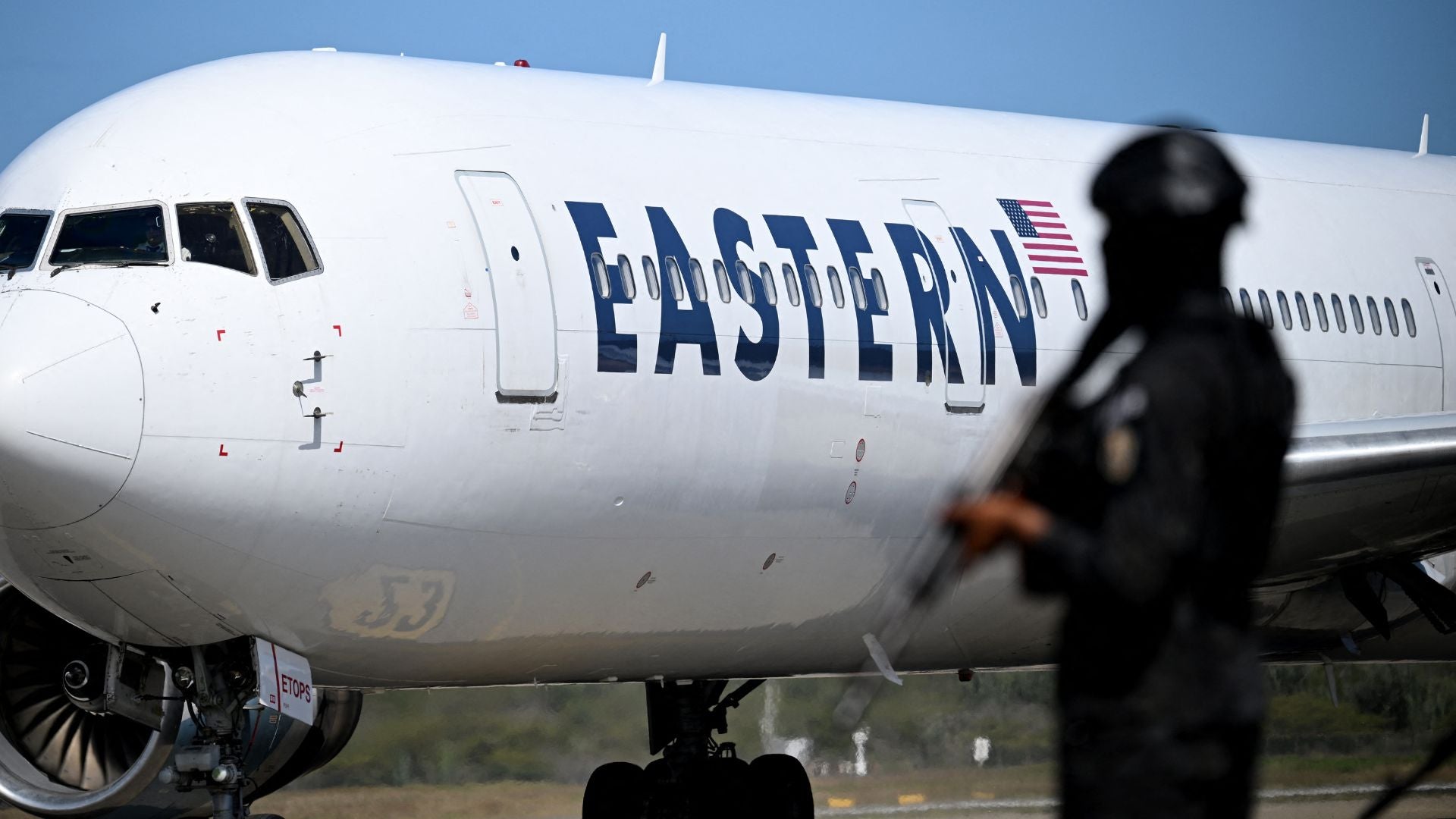 Llega a Venezuela primer vuelo con migrantes deportados desde Estados Unidos - Foto referencia AFP