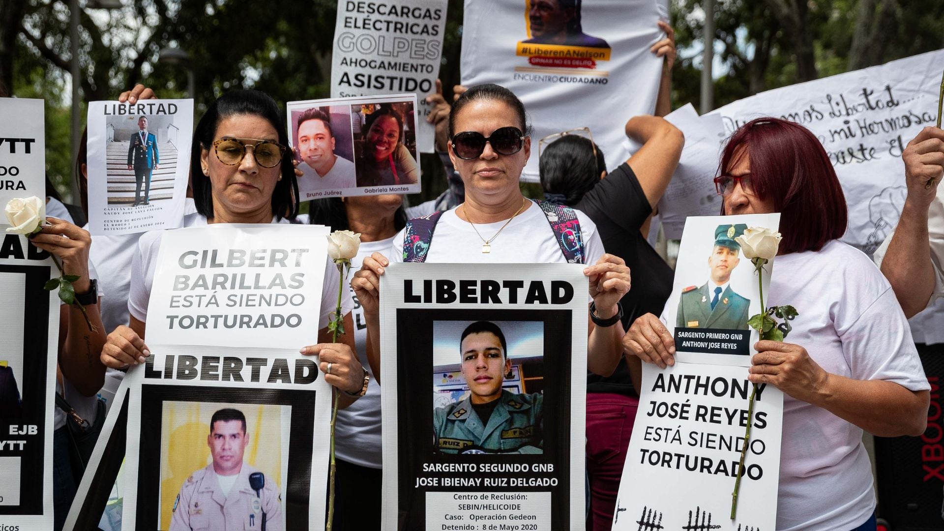 Manifestantes piden libertad de presos políticos en Venezuela - Foto EFE