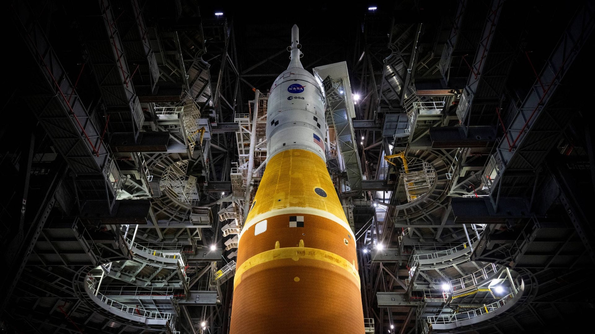 Artemis II se encuentra en la Plataforma de Lanzamiento 3 del Edificio de Ensamblaje-Foto: AFP