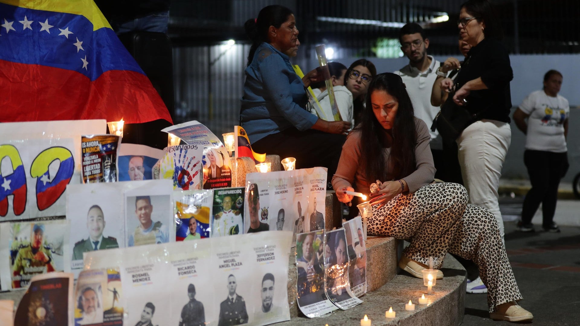 Familiares de presos políticos en Venezuela hacen vigilias por su liberación - Foto: EFE