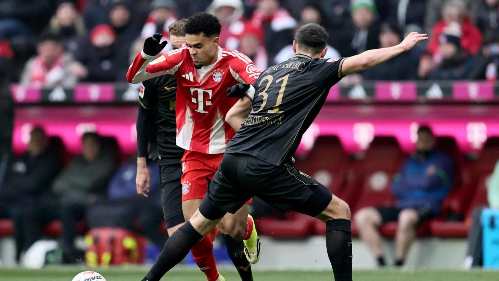 Luis Díaz en el juego del Bayern Múnich ante el Augsburg - Foto: EFE
