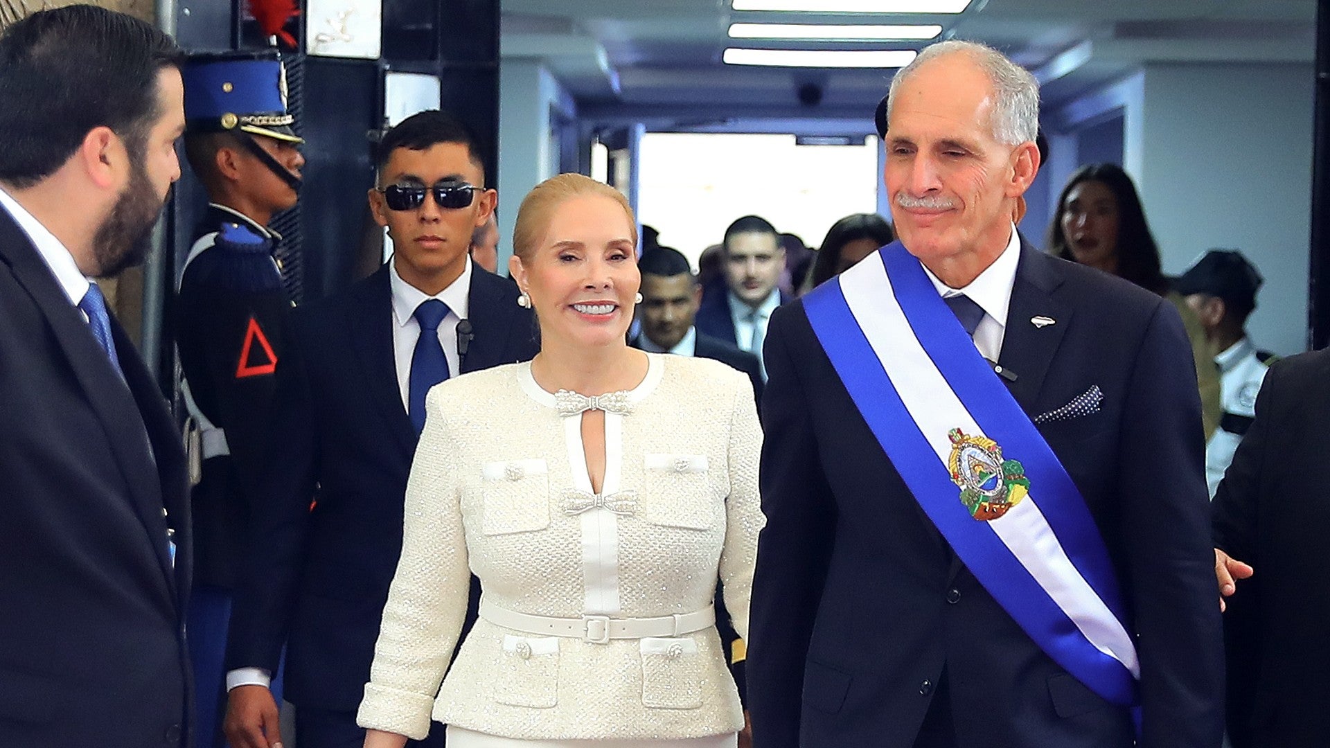 El presidente electo de Honduras Nasry Asfura y su esposa, Lissette del Cid | Foto: EFE