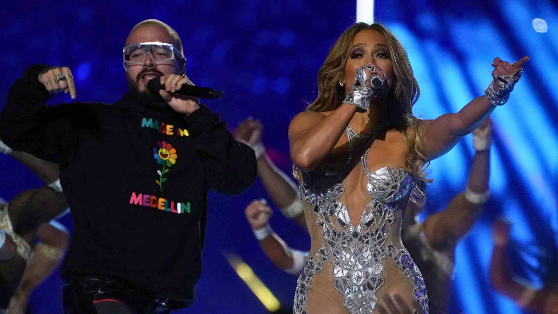J balvin y JLO - AFP