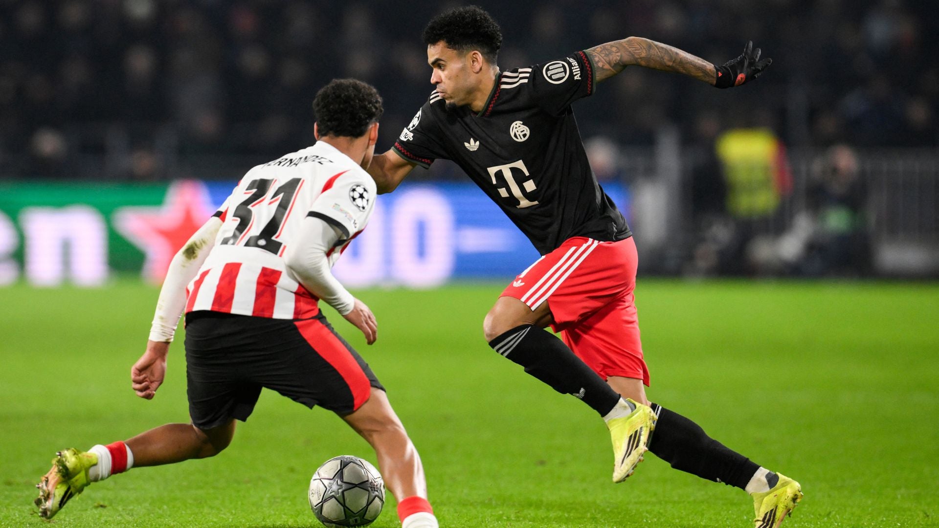 Luis Díaz con el Bayern Múnich en la Champions League - Foto: AFP