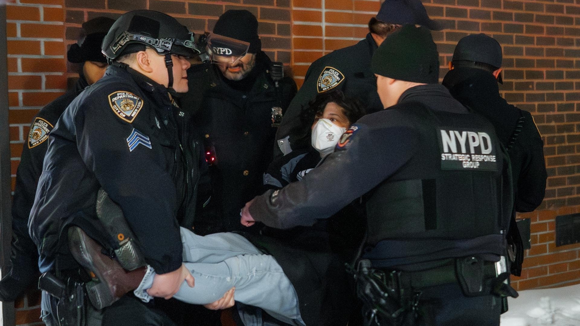 ICE arresta migrantes / FOTO: EFE