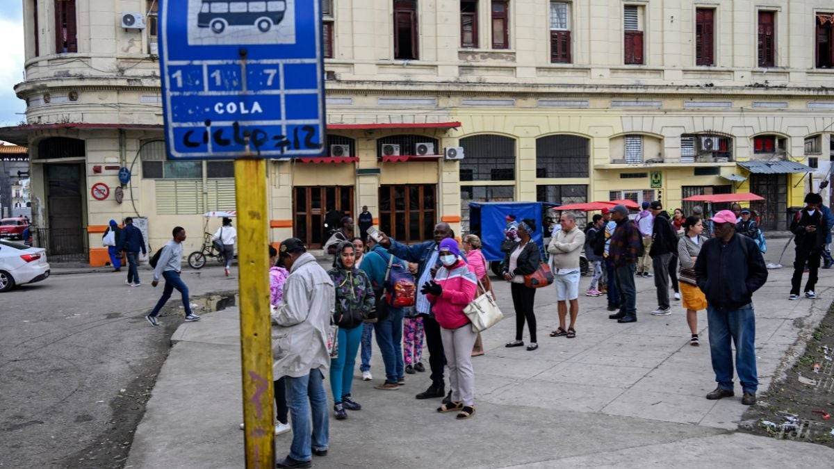 Foto de ciudadanos en Cuba (AFP)