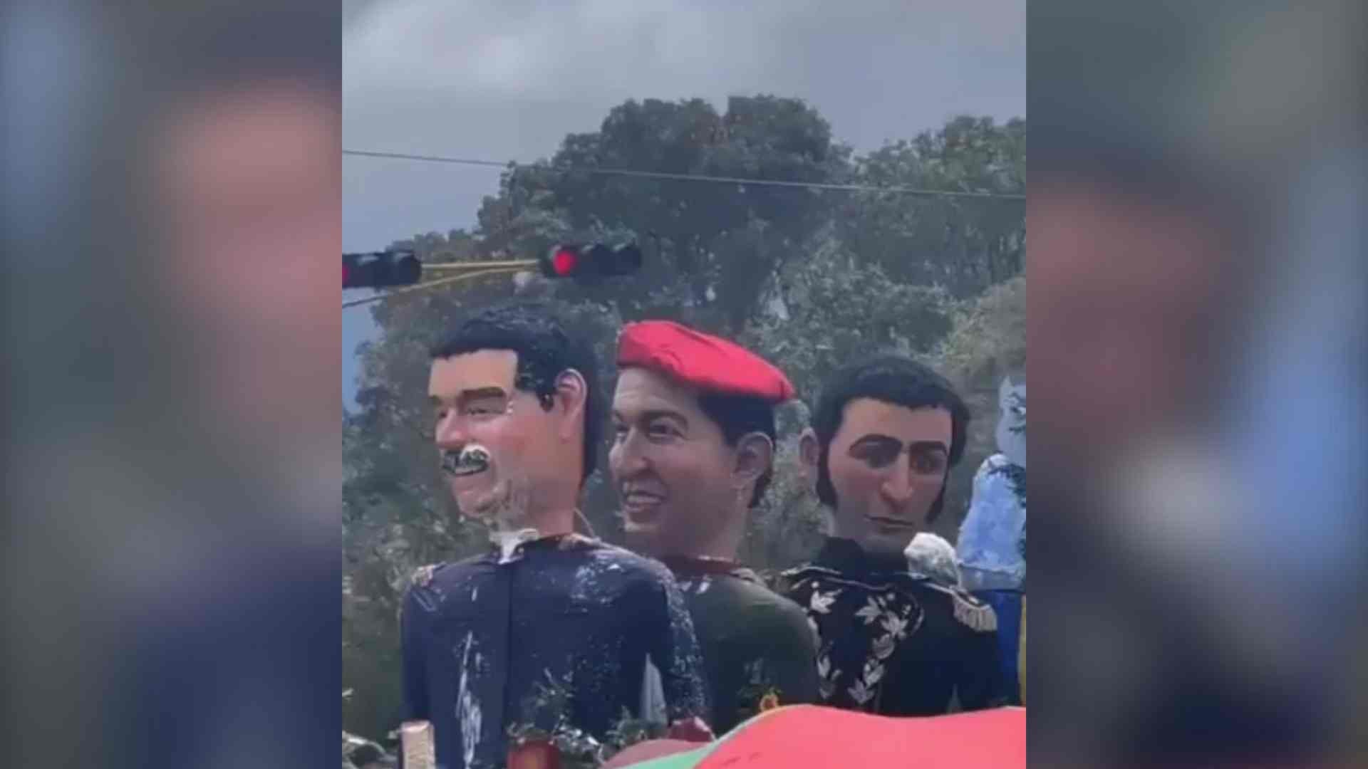 Carroza oficialista del régimen en la Feria Internacional del Sol