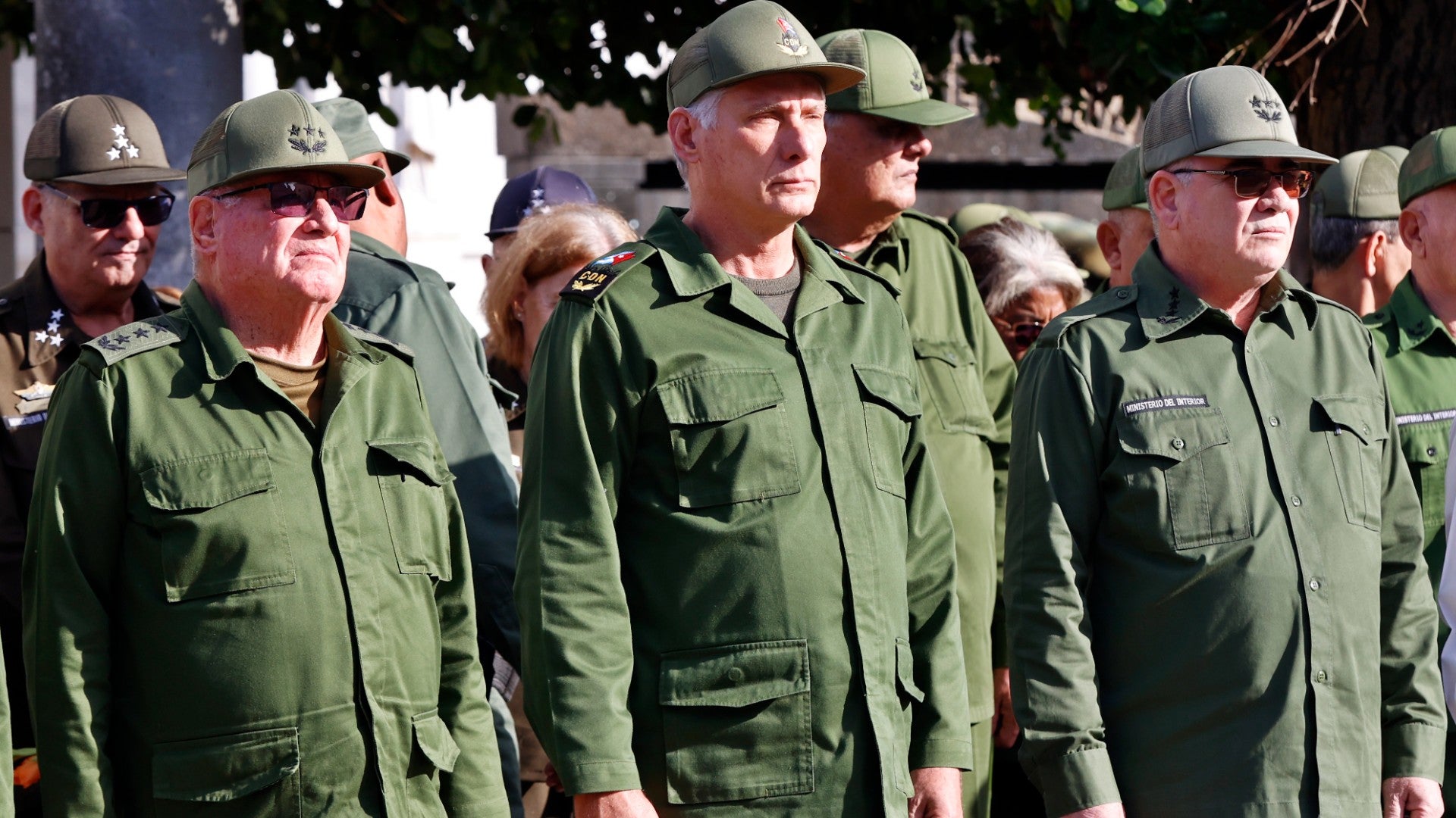 Miguel Díaz-Canel, dictador cubano junto a varios de sus colaboradores - Foto de referencia: EFE
