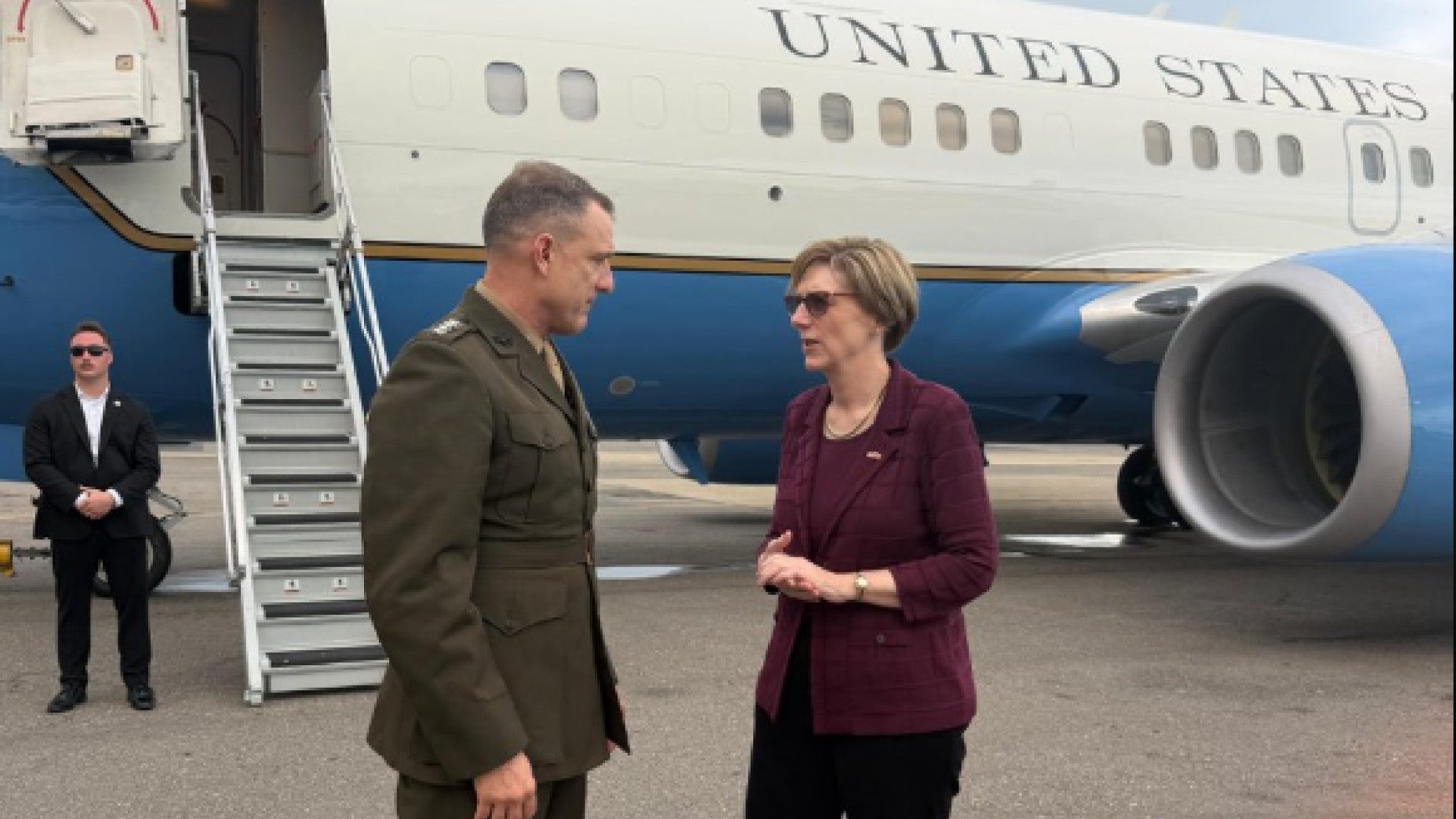 Jefe del Comando Sur, Francis Donovan, y la encargada de negocios en Venezuela, Laura Dogu / FOTO: Twitter @Southcom