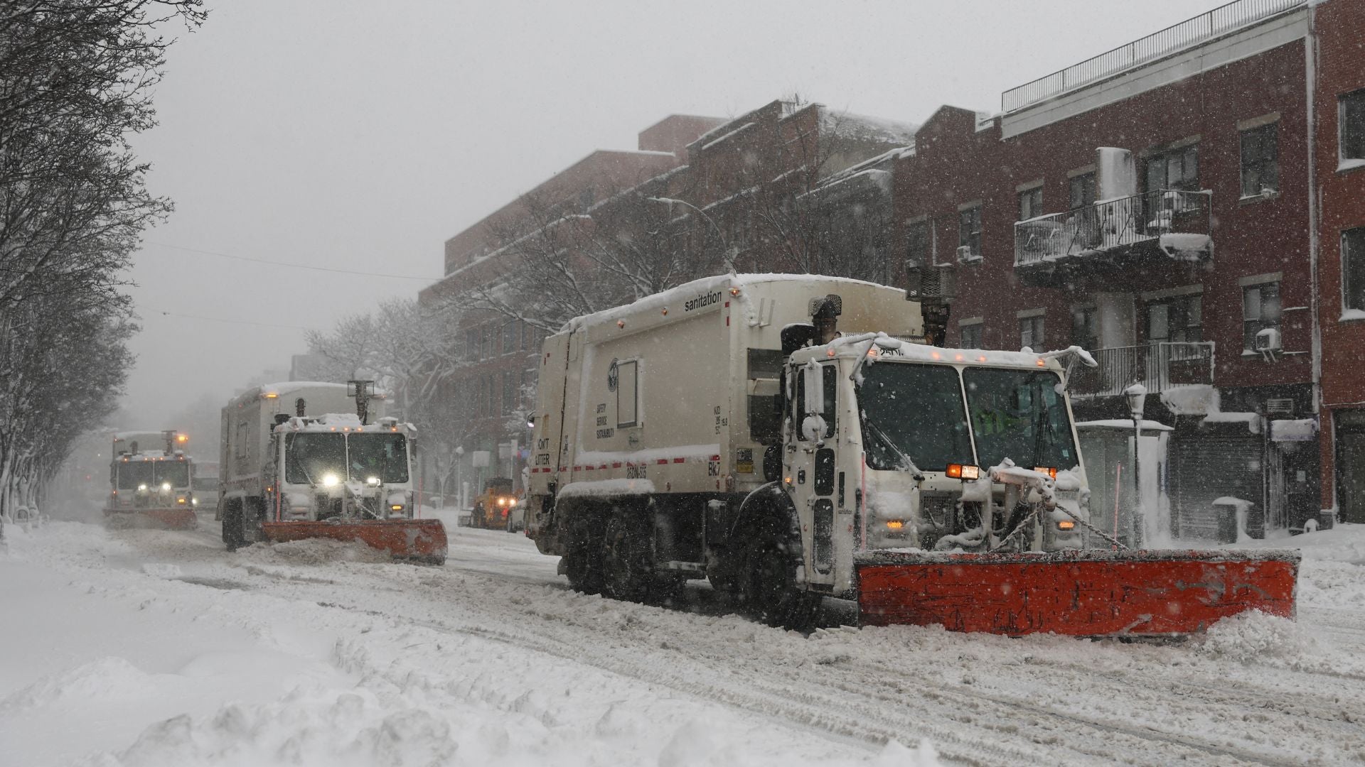 Nueva York prohíbe viajes y cierra escuelas tras fuerte tormenta que azota a Estados Unidos - AFP
