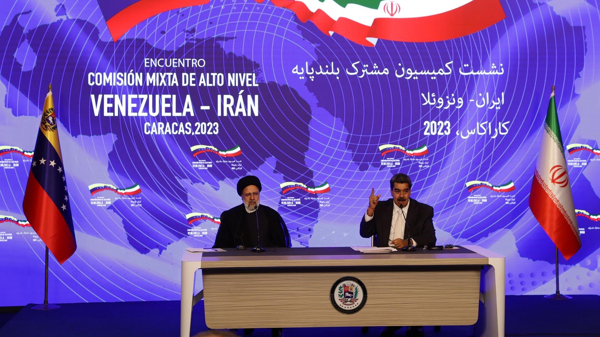 Nicolás Maduro junto a Ebrahim Raisí, expresidente del régimen de Irán - Foto: EFE