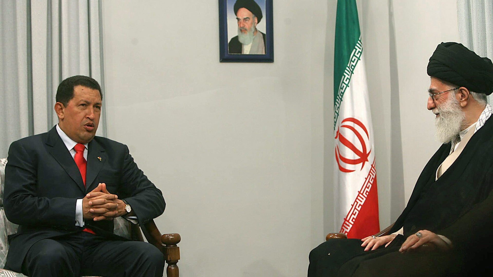 Hugo Chávez y el ayatolá Alí Jamenei | Foto: EFE