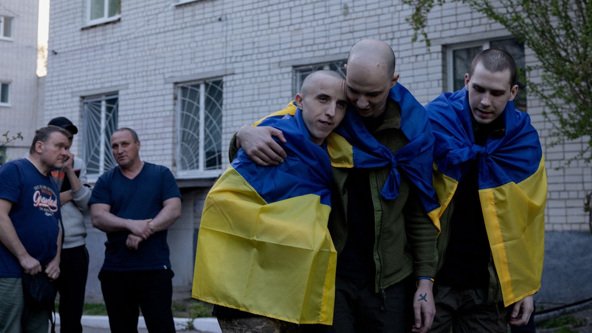 Prisioneros ucranianos liberados mediante un intercambio - Foto referencia: AFP