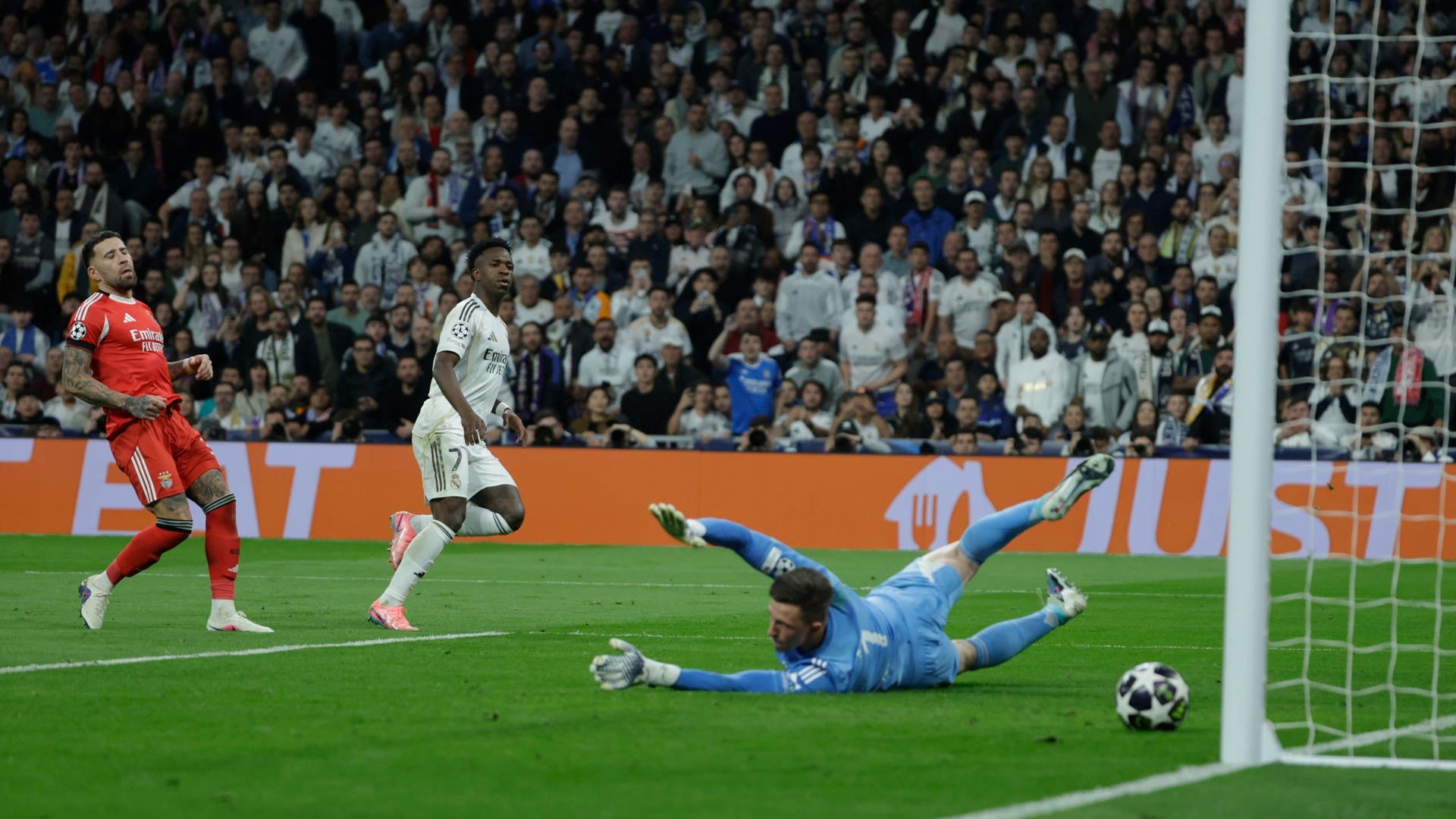 Real Madrid en Champions League ante el Benfica - Foto: EFE