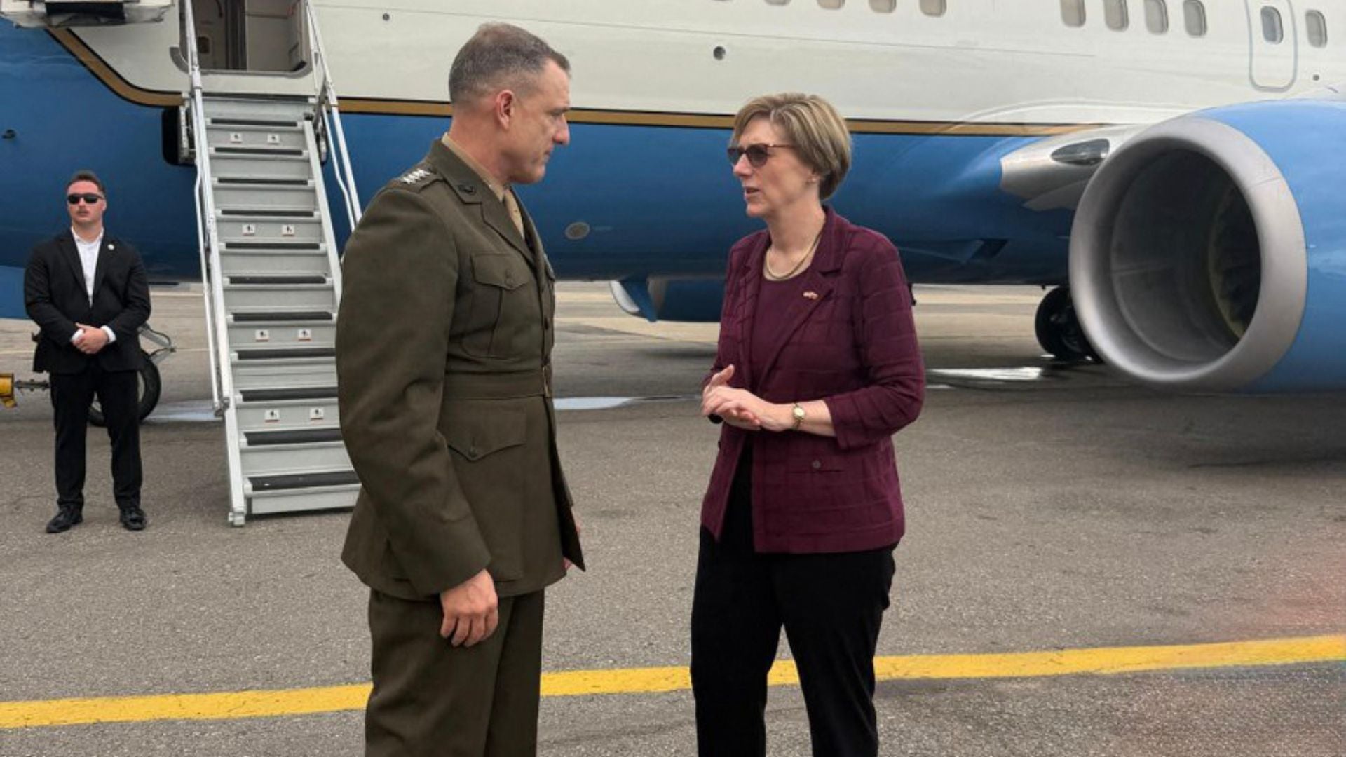 Francis Donovan, comandante del Comando Sur, y Laura Dogu, embajadora de EE.UU. en Venezuela - Foto: AFP
