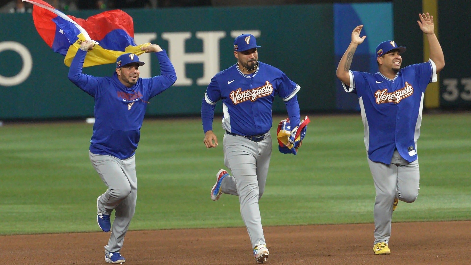Jugadores venezolanos celebran el título en el clásico Mundial de Béisbol - Foto: EFE