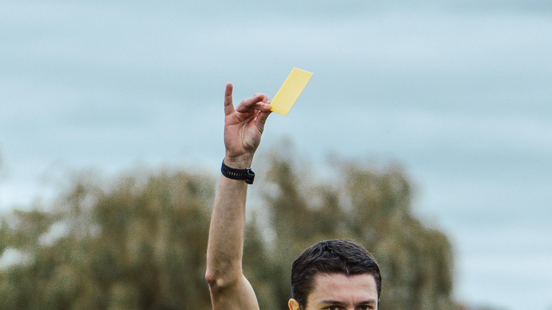 Tarjeta amarilla, fútbol - Foto de referencia: Pexels