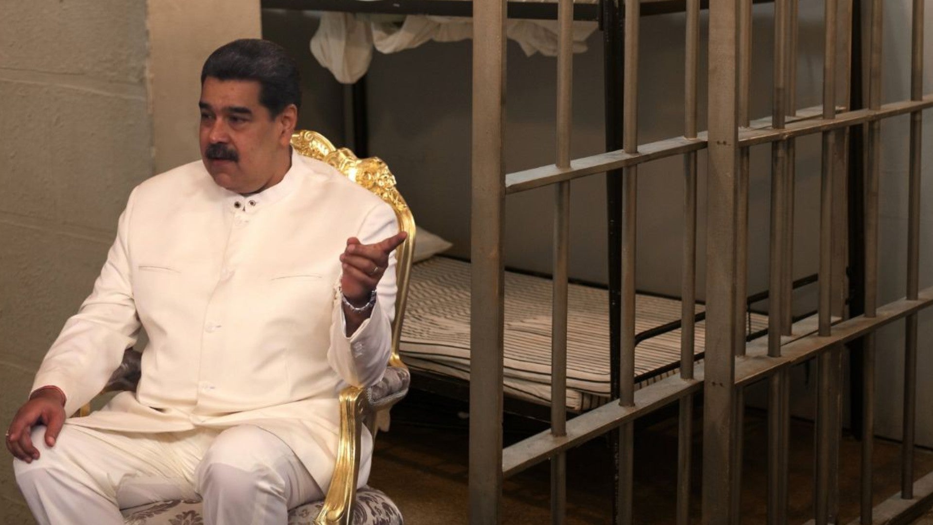 Nicolás Maduro y una cárcel. (EFE y Canva)