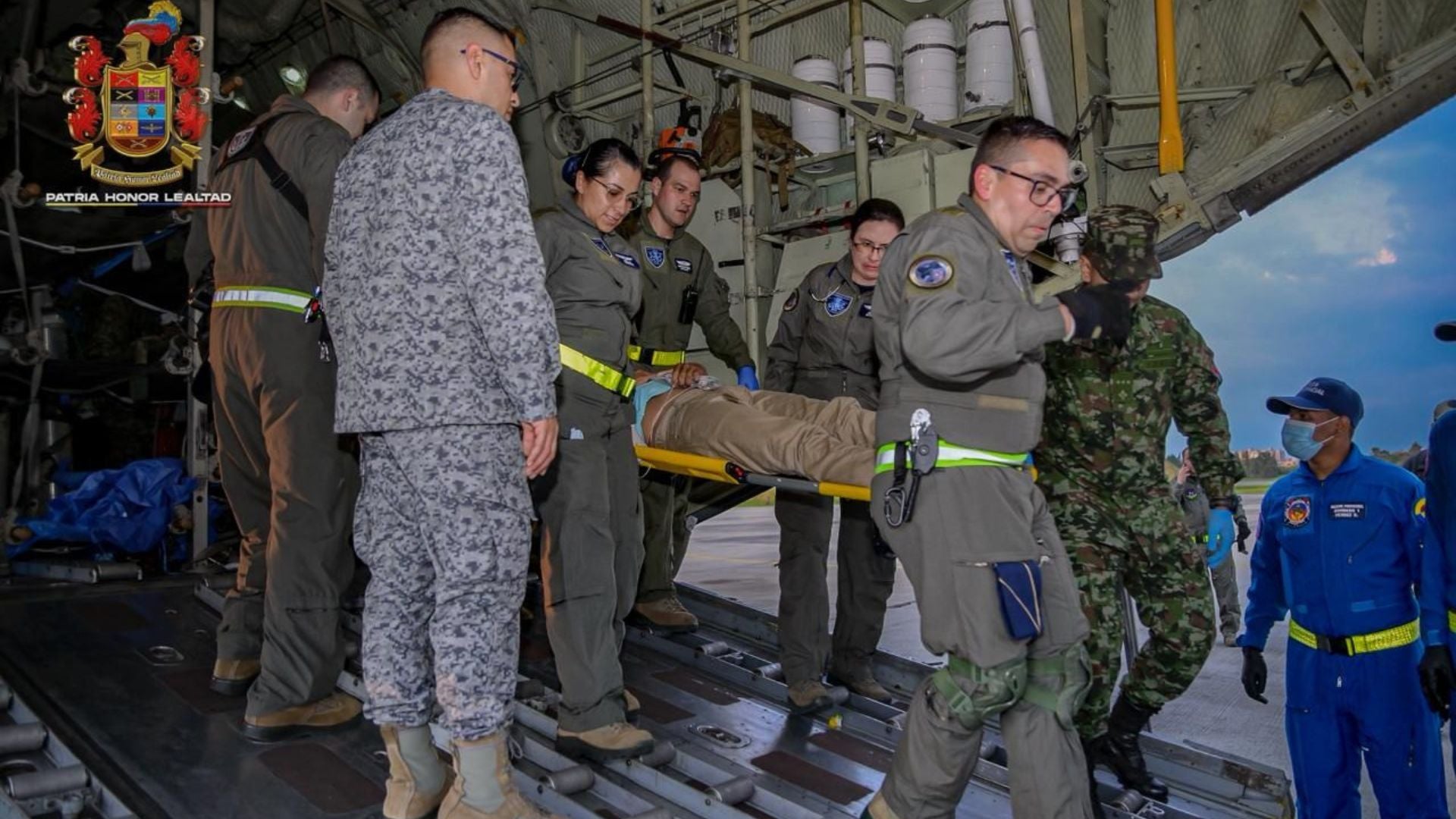 Herido tras accidente aéreo en Putumayo es trasladado por organismos de rescate - Foto Fuerzas Militares de Colombia