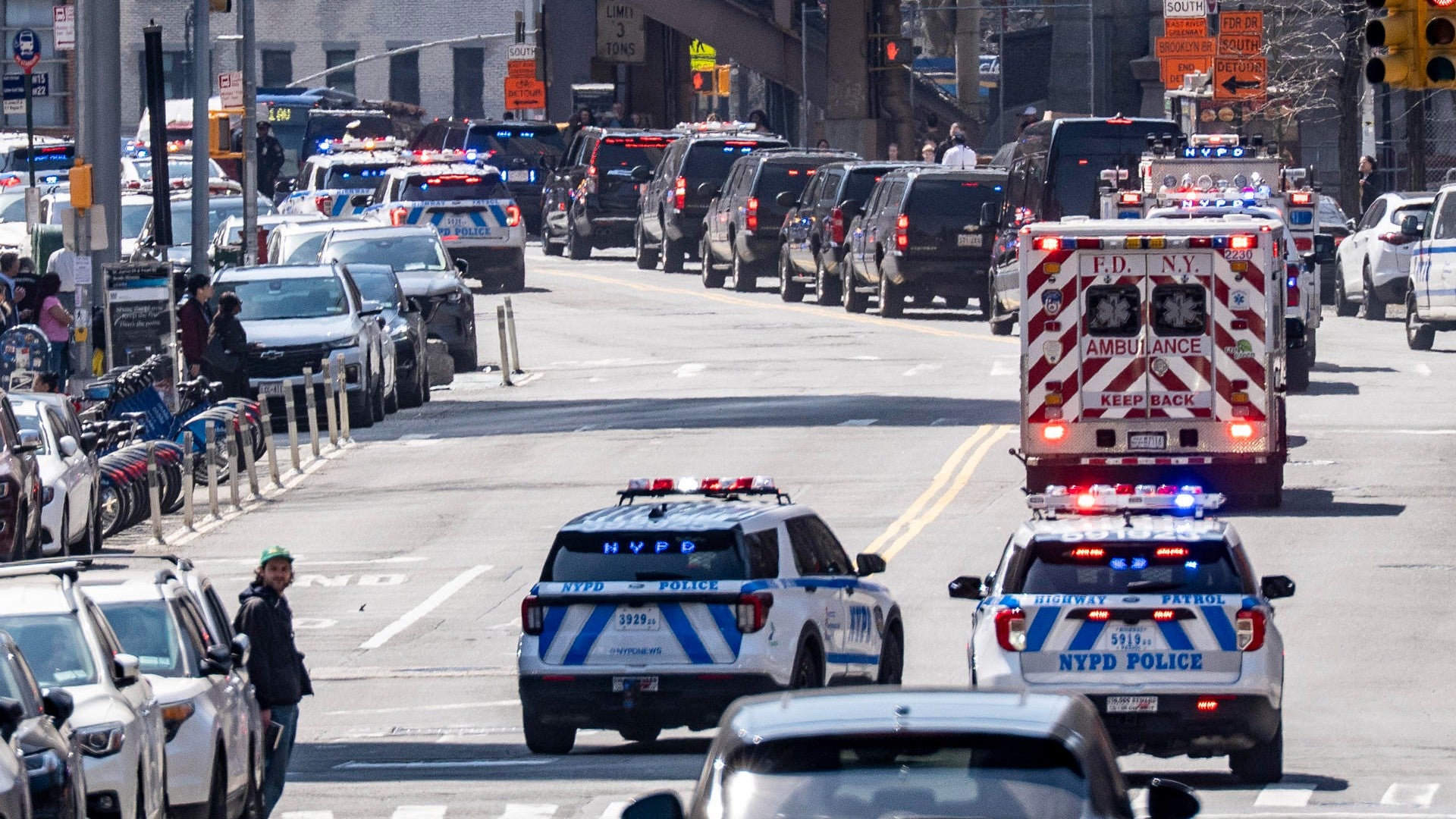 Caravana que trasladó a Maduro y Cilia Flores en Estados Unidos. (EFE)