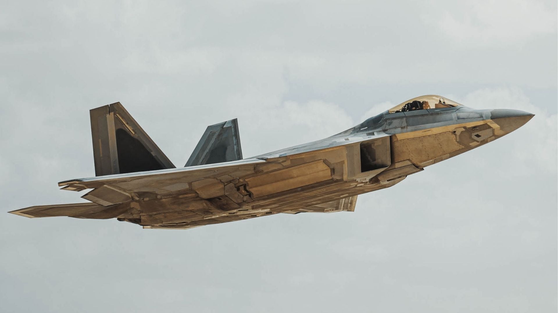 F-22 Raptor de la Fuerza Aérea de EE. UU. - Foto X @CENTCOM
