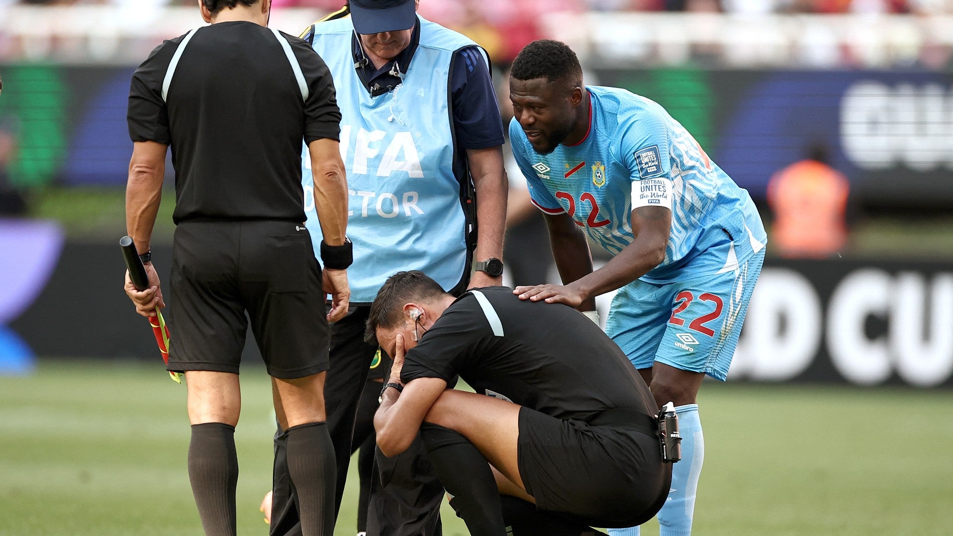 Lesión del árbitro Facundo Tello | Foto: AFP
