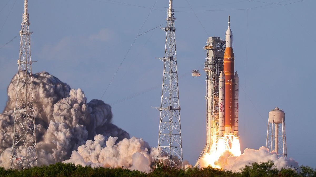 Cohete Space Launch System (SLS) de la misión Artemis II de la NASA - Foto: EFE